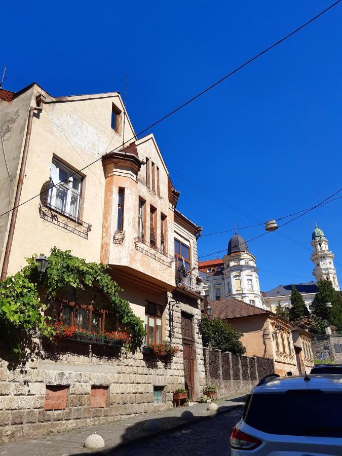 אוזהורוד Старовинні Апартаменти У Центрі Міста מראה חיצוני תמונה